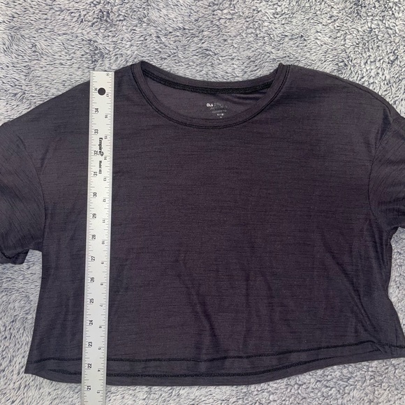 Old Navy Active Girls Crop Top - Picture 4 of 5